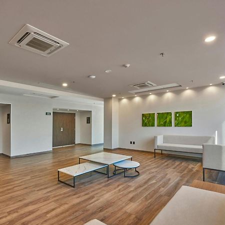 巴亚尔塔港城市快捷普拉斯酒店 巴亞爾塔港 外观 照片